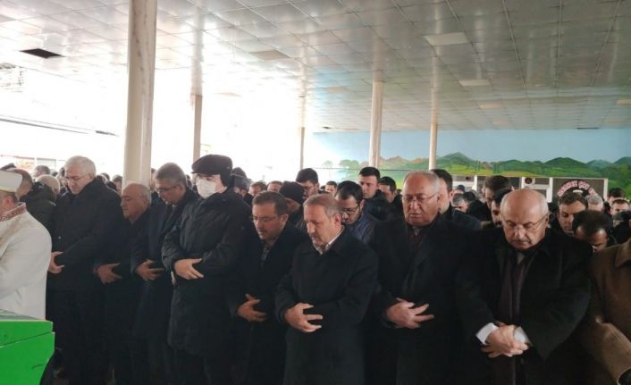 Başkan Yaptırmış’ın anne acısı