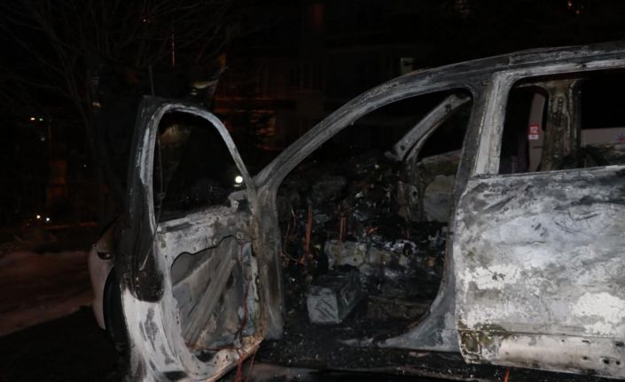 Başkentteki lüks aracın tartışma yüzünden yakıldığı iddia edildi