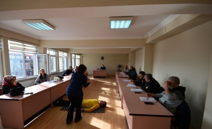 Belediye personeline ilk yardım eğitimi