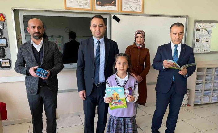 Besni’de 18 bin 594 öğrenci karne sevinci yaşadı