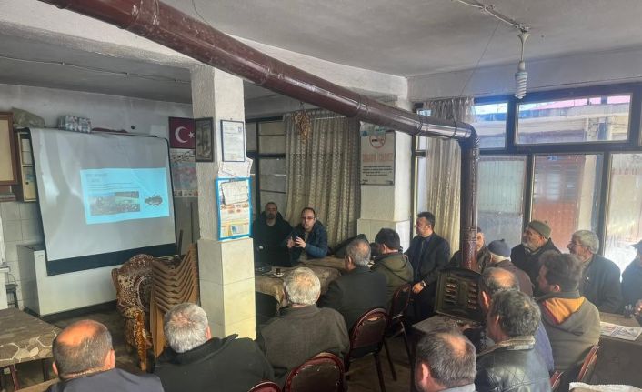 Beyşehir’de çiftçiler eğitim toplantısında bir araya geldi