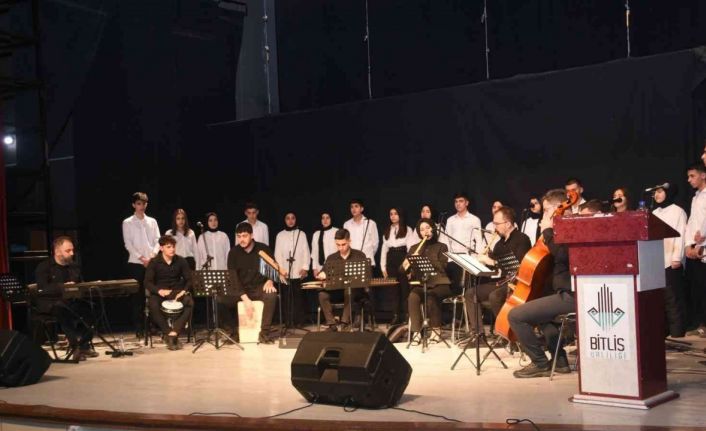 Bitlis’te “Şarkılar Bizi Söyler, Biz De Şarkı Söyleriz” konseri