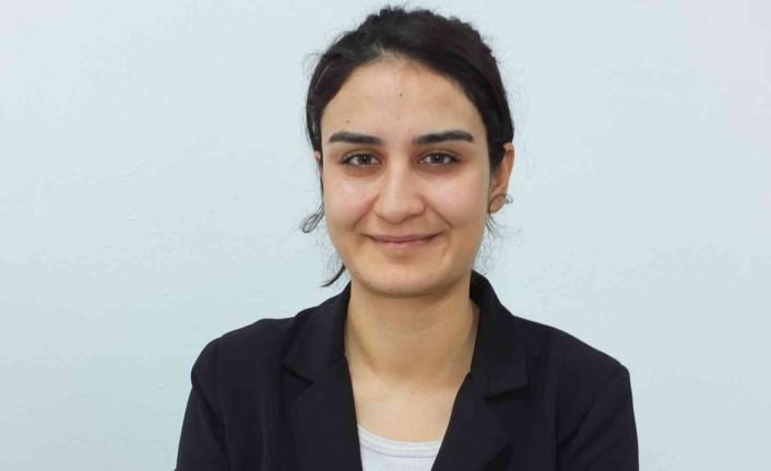 Burhaniye’ de genç tekniker kök boyanın kitabını yazıyor