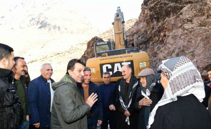 Çatak’ta araç yolu olmayan yaylaya yeni yol yapılıyor