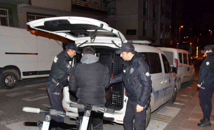 Çeşitli suçlardan hapis cezasıyla aranan 8 kişiye gözaltı