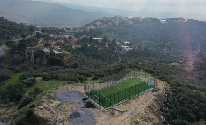 Çine’de 3 mahalle yeni halı sahaya kavuştu