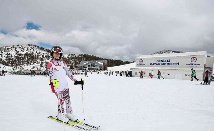 Denizli Kayak Merkezi genç sporcunun başarı merdiveni oldu