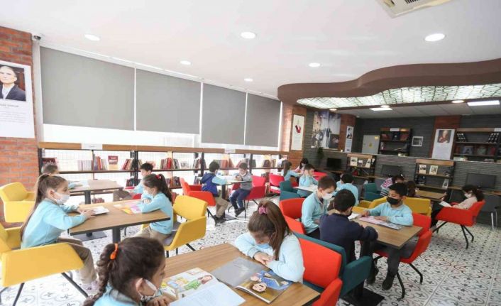 Efeler’de 9’uncu Kitap Kafe açılış için gün sayıyor