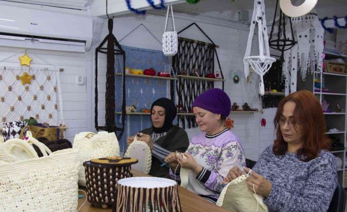 Engelsiz Yaşam Parkında annelere makrome eğitimi
