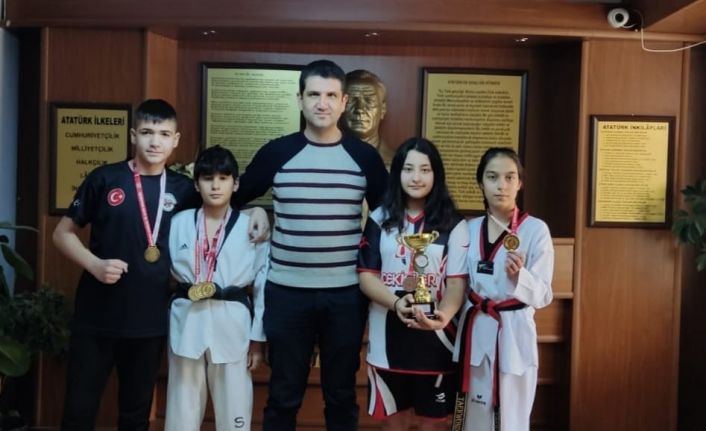 Eskişehir Ticaret Borsası Ortaokulu’nun yıldızları başarıdan başarıya koşuyor