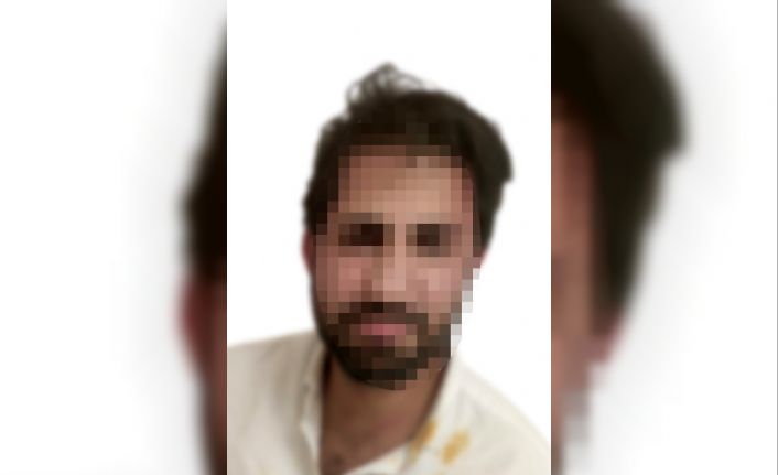 Fatih’te gasp şüphelisi polisten kaçmaya çalışırken kaza yaptı: O anlar kameraya yansıdı