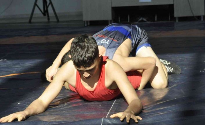 Fethiye’de Serbest Güreş 1. Akdeniz Kupası nefesleri kesti