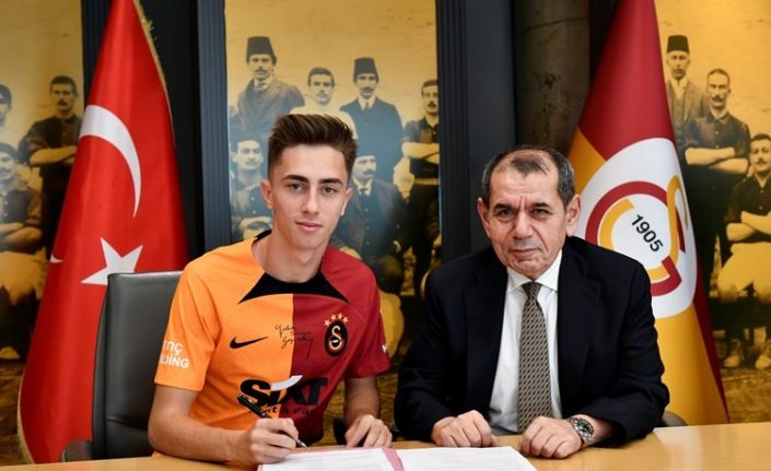 Galatasaray, Özgür Baran Aksaka’nın sözleşmesini 2026’ya kadar uzattı