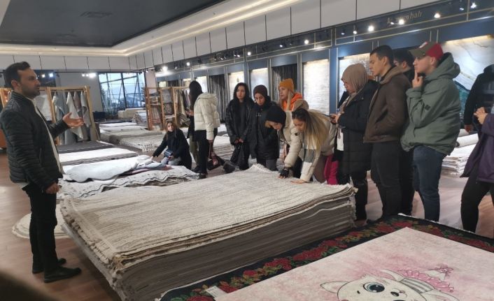 GAÜN halı tasarımı öğrencileri teknik geziye katıldı