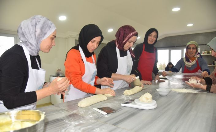 Geleceğin şefleri, Boşnak böreği yapımında hünerlerini sergiledi