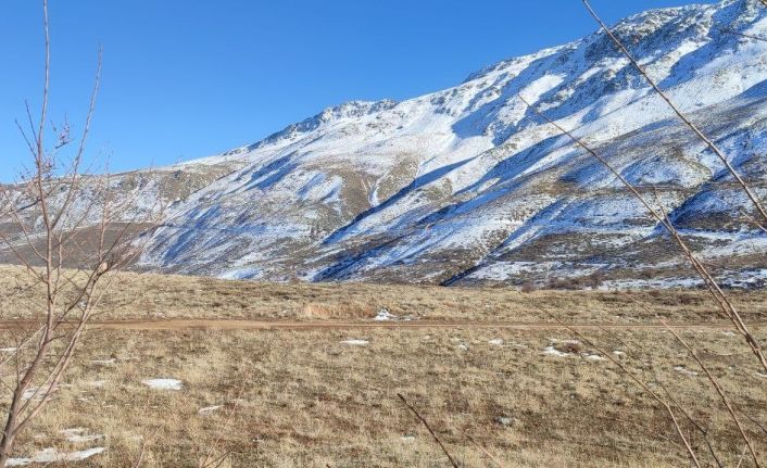 Göl manzaralı kayak merkezi kara hasret kaldı, sezon açılamadı