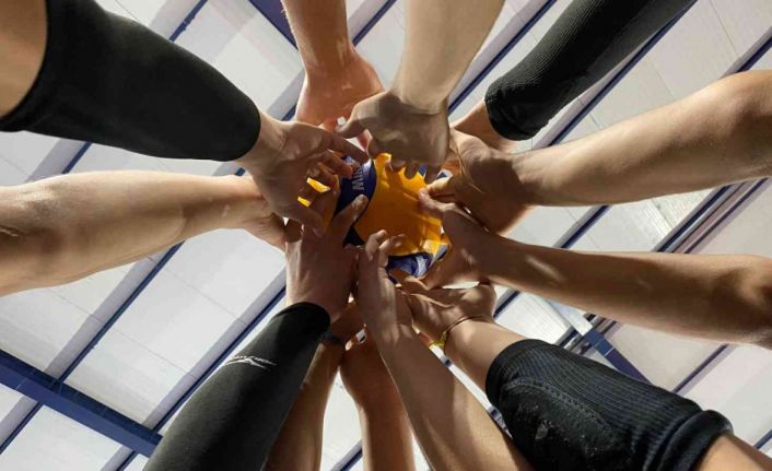 Hayallerimiz var diye yola çıktılar, Türkiye şampiyonu olma yolunda  yarı finale yükseldiler