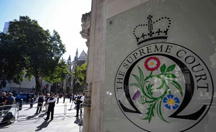 İngiltere’de Yüksek Mahkeme, göçmenleri Ruanda’ya gönderilmesi planına yönelik itirazı kabul etti