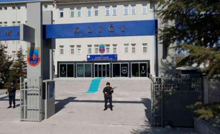 Jandarma 1 yılda 2 bin 78 aranan şahsı yakalayarak adalete teslim etti