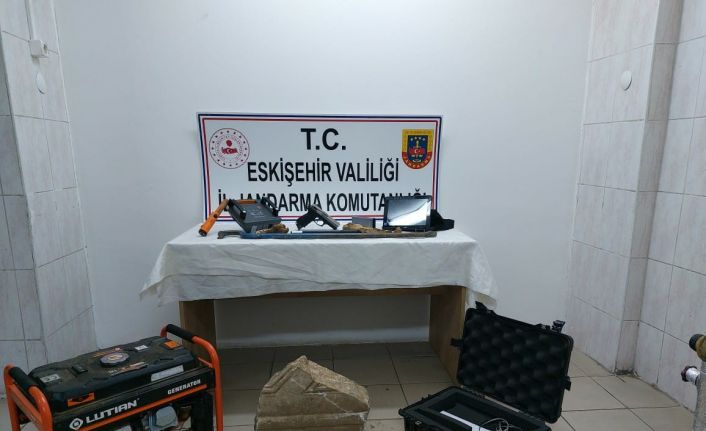 Jandarma ekiplerinden kaçak kazıya suçüstü