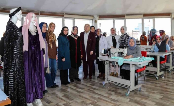 Kadınlar büyükşehir belediyesiyle meslek sahibi oluyor