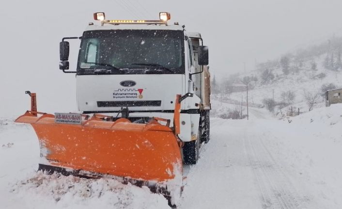 Kahramanmaraş’ta kar yağışı, kapanan yollar açılıyor