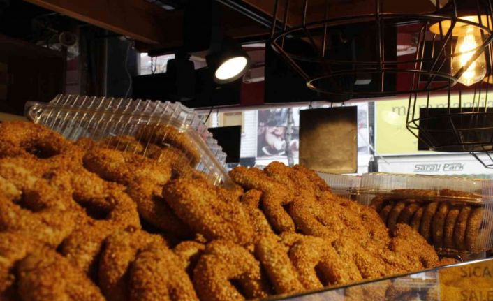 Kandil simidi tezgahlardaki yerini aldı