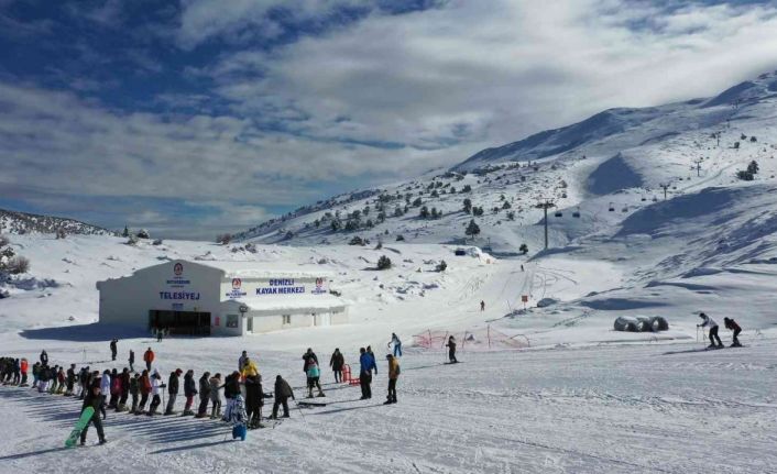 Kar kalınlığında 4. sırada olan kayak merkezi akına uğradı