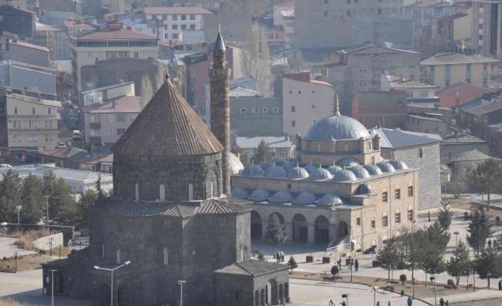 Kars Vadisi yerli ve yabancı turistlerden yoğun ilgi görüyor