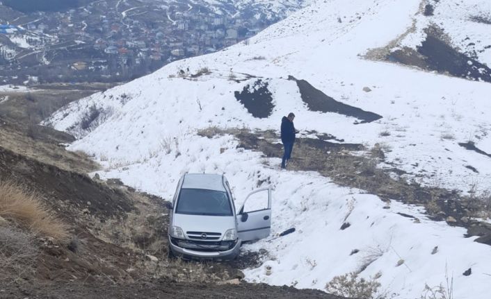 Kaza sonrası araçtan çıkamayan sürücü donarak öldü