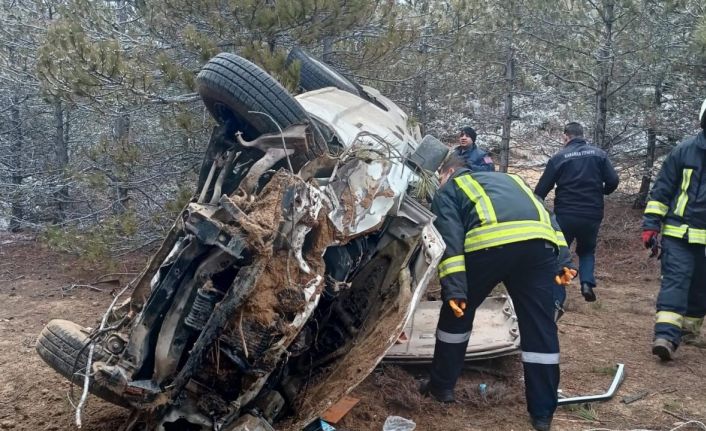 Kaza sonrası kamyonette sıkışan sürücüyü itfaiye kurtardı