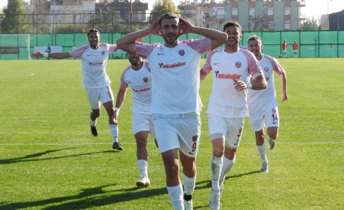 Kepez Belediyespor zirveyi korudu