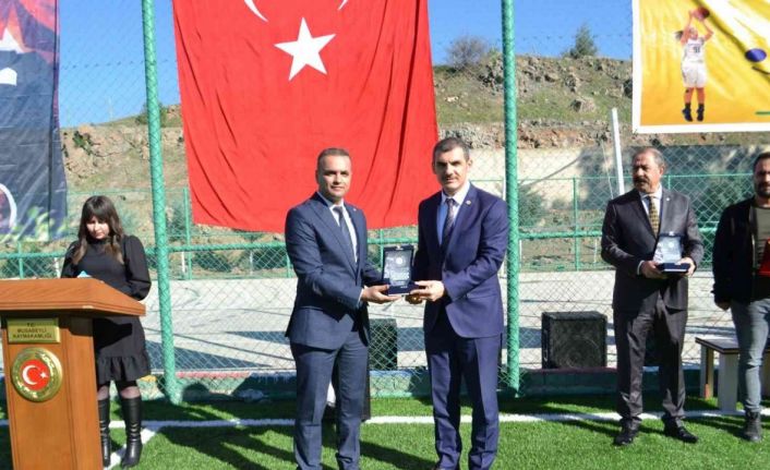 Kilis’te spor kompleksi ile robotik kodlama atölyesi açıldı