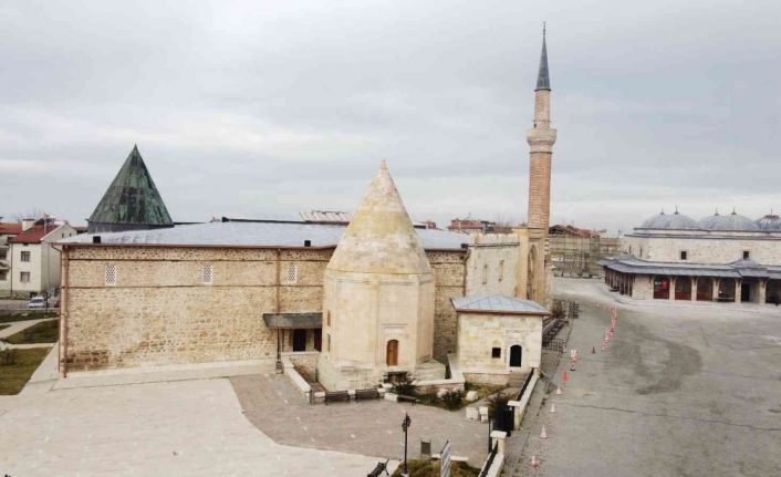 Konya’daki tarihi Eşrefoğlu Camisi’ni 6 ayda 157 bin kişi ziyaret etti