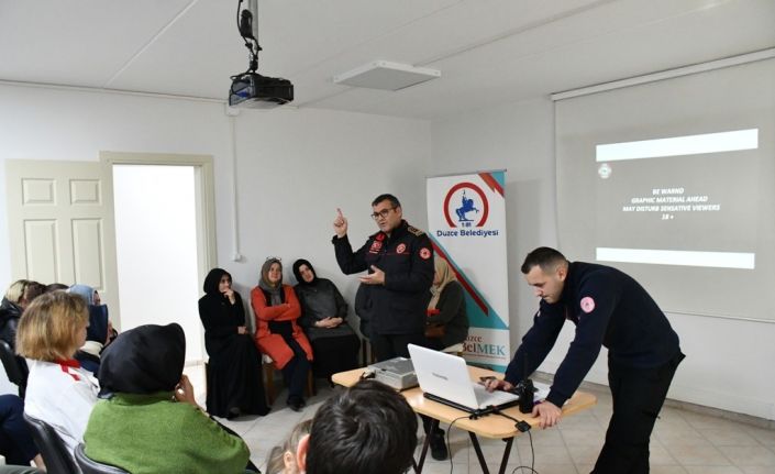 Kursiyerlere yangın eğitimi