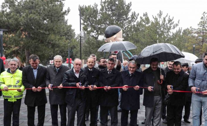Kütahya’da İsmail Hakkı Uzunçarşılı ve Gültepe parkları halkın hizmetine sunuldu
