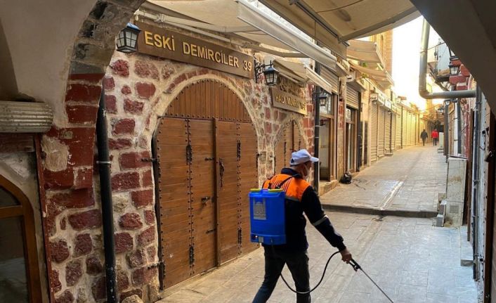 Mardin’de 193 bin çöp konteyneri, 80 bin rögar ve binlerce nokta ilaçlandı