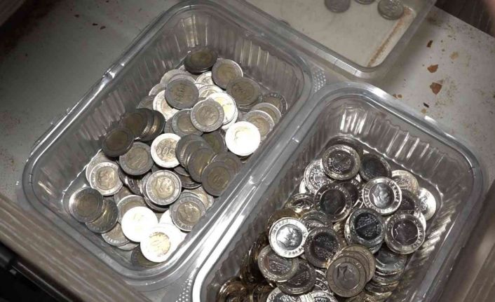 “Merkez Bankası bozuk para dağıtım işini PTT’ye verdi, sabahın 7’sinde PTT’lerde sıraya giriyoruz”