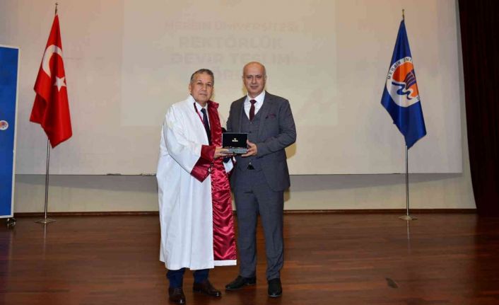 Mersin Üniversitesinin yeni rektörü Prof.Dr. Erol Yaşar görevi devraldı