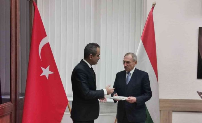 Milli Eğitim Bakanı Özer, Macaristan İçişleri Bakanı Pinter ile görüştü