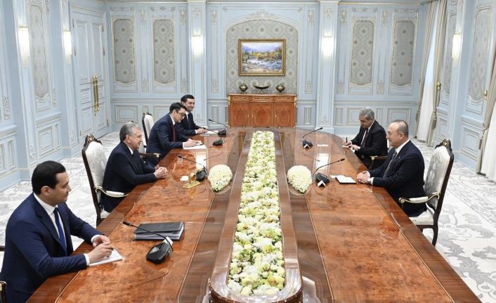 Özbekistan Cumhurbaşkanı Mirziyoyev, Bakan Çavuşoğlu’nu kabul etti