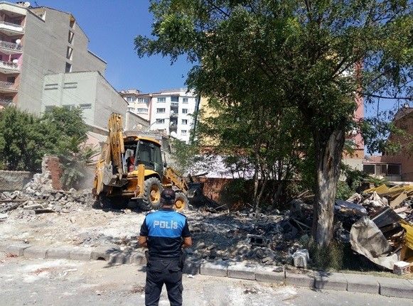 Polis 691 metruk binaya müdahale etti, 76 bin 42 vatandaşı bilgilendirildi