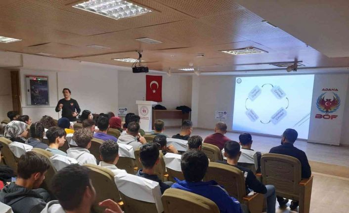 Polisten öğrencilere terör uyarısı