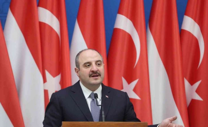 Sanayi ve Teknoloji Bakanı Varank: "ABD yapımı HIMARS çoklu roketatar sistemlerine alternatif ürünleri Türkiye’de üretiyoruz"