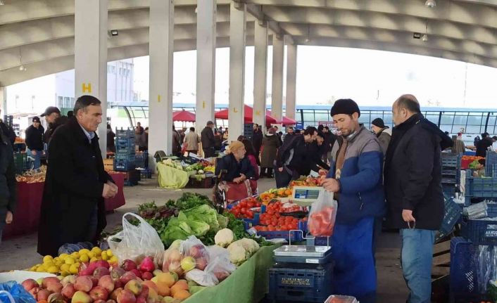 Semt pazarlarında fiyatlar düştü, vatandaş rahat nefes aldı