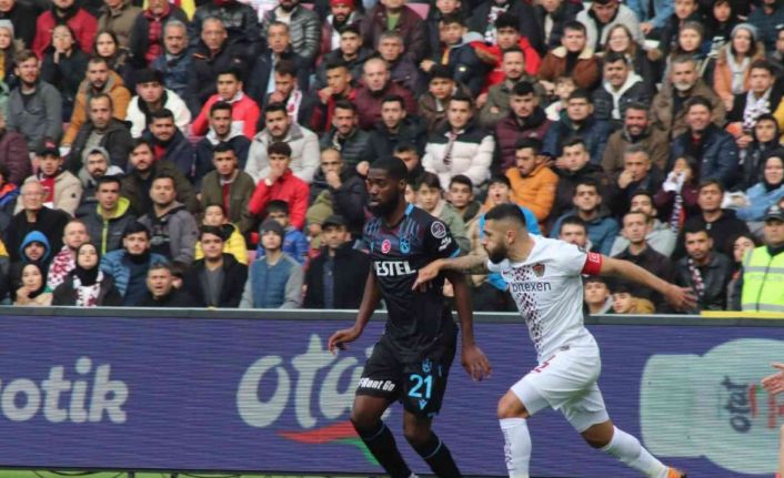 Spor Toto Süper Lig: A. Hatayspor: 0 - Trabzonspor: 1 (İlk yarı)