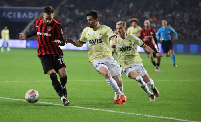 Spor Toto Süper Lig: Gaziantep FK: 0 - Fenerbahçe: 1 (İlk yarı)