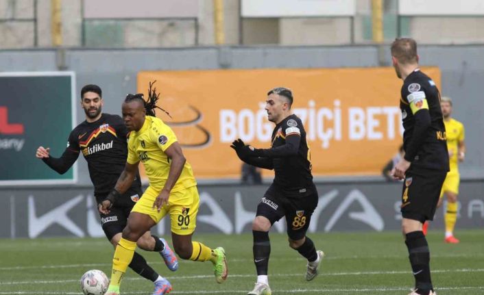 Spor Toto Süper Lig: İstanbulspor: 2 - Kayserispor: 4 (Maç sonucu)