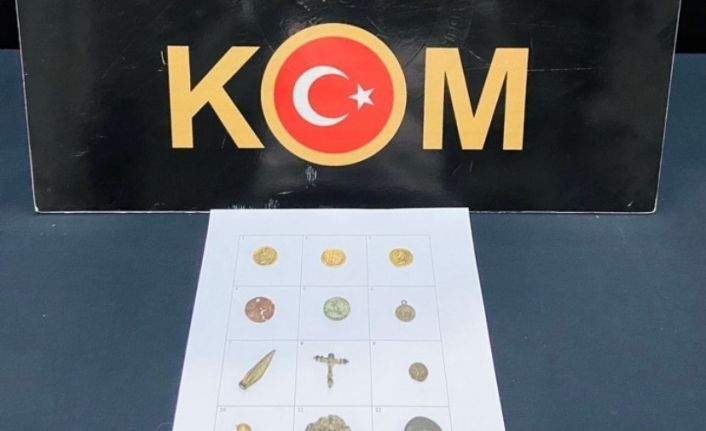 Suçüstü yakalanan 2 tarihi eser kaçakçısı tutuklandı