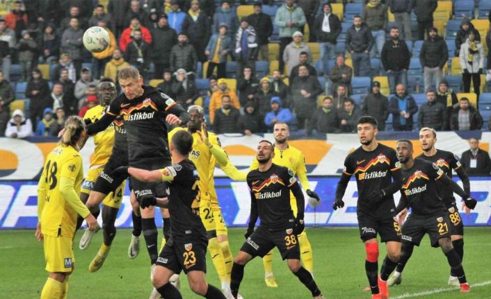 Süper Toto Süper Lig: MKE Ankaragücü: 1 - Kayserispor: 1 (İlk yarı)